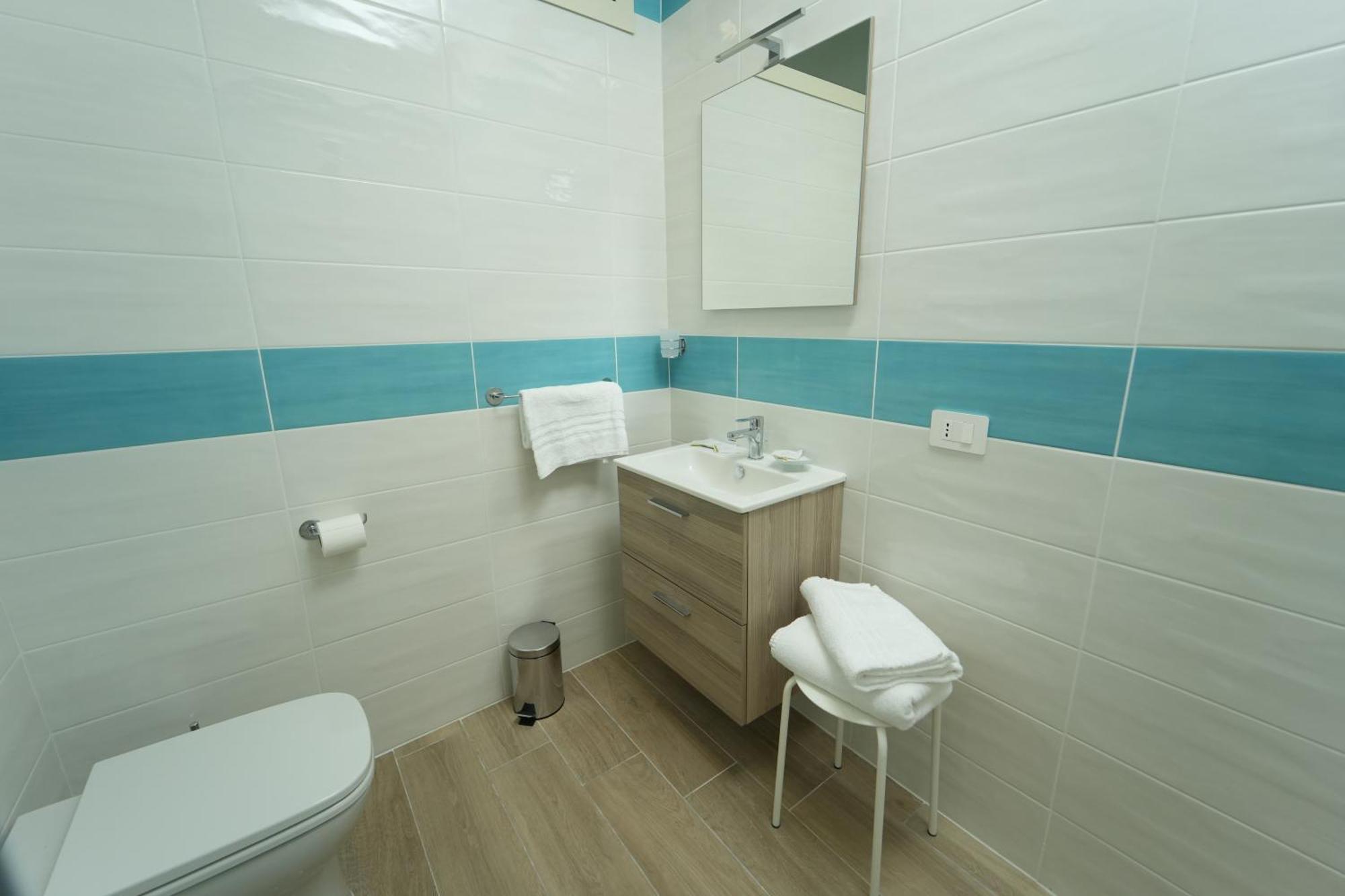 Panorama Vesuvius Affittacamere Guesthouse With Lift Near To Subway In Napoli Center Exterior foto