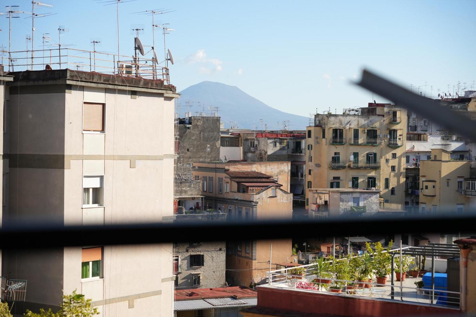 Panorama Vesuvius Affittacamere Guesthouse With Lift Near To Subway In Napoli Center Exterior foto