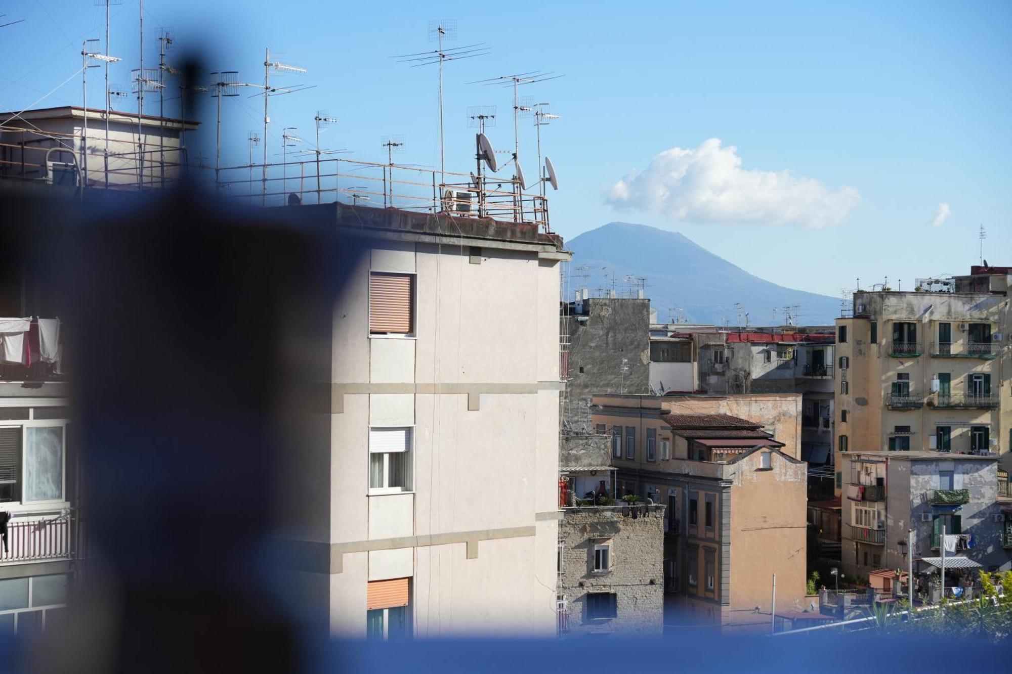 Panorama Vesuvius Affittacamere Guesthouse With Lift Near To Subway In Napoli Center Exterior foto